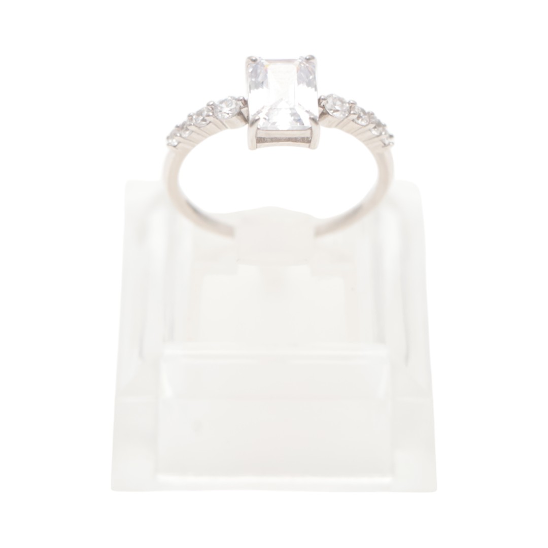 Sparkling Elegance: Sterling Silver Cubic Zirconia Ring for Statement Style - Size 6-7-8-9