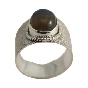 Sterling Silver Labradorite Ring: Sleek Style and Stunning Shine - Size 7-8-9